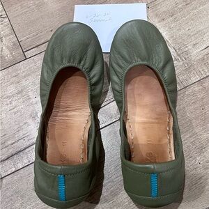 Olive leather Tieks.